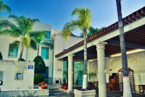 Отель Hotel San Carlos Tequisquiapan  Текискиапан